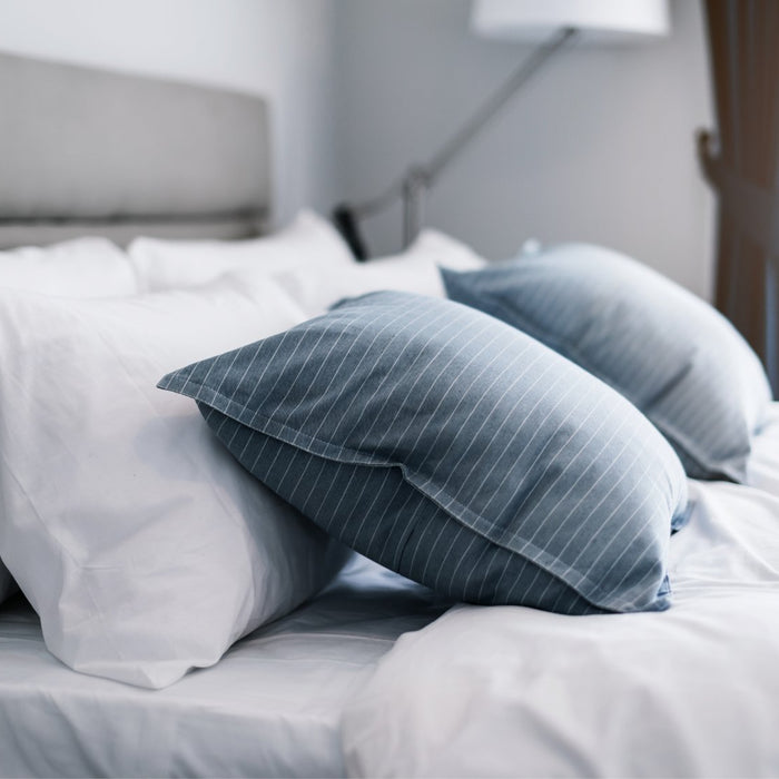 How Many Pillows Should You Sleep With? - Rest Relax