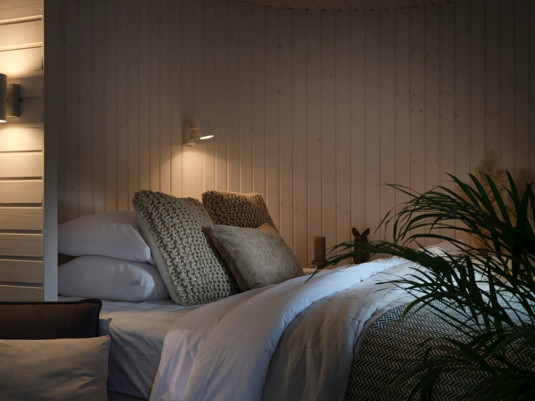 How to Resolve Common Squeaking Issues in Double Beds for Small Rooms - Rest Relax